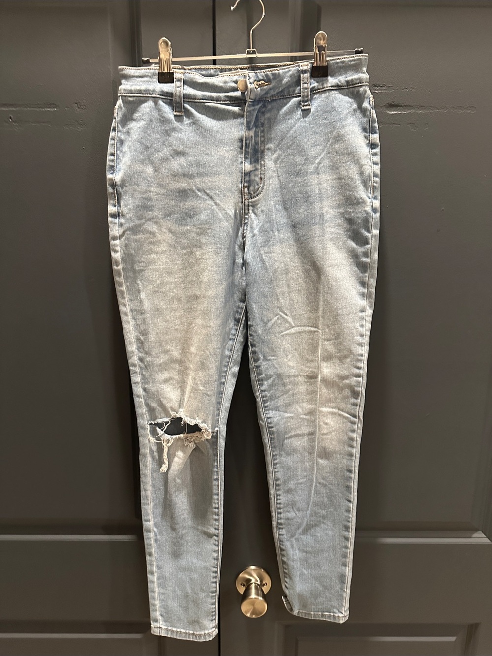 Tinseltown Light Blue High-Rise Distressed Jeans